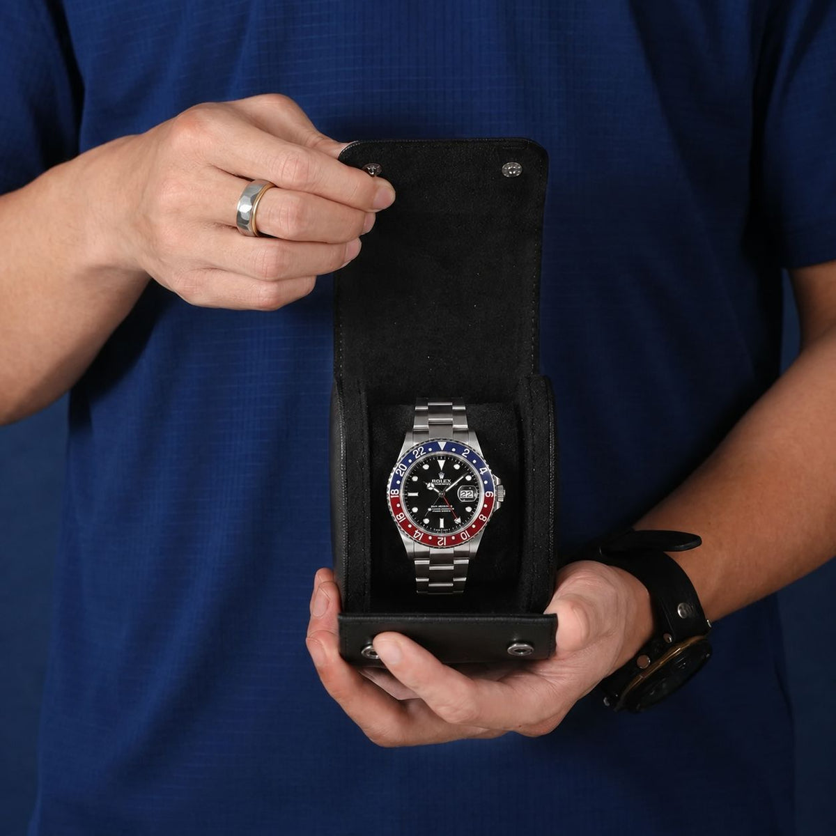 1-Watch Vegan Leather Travel Roll - interior view